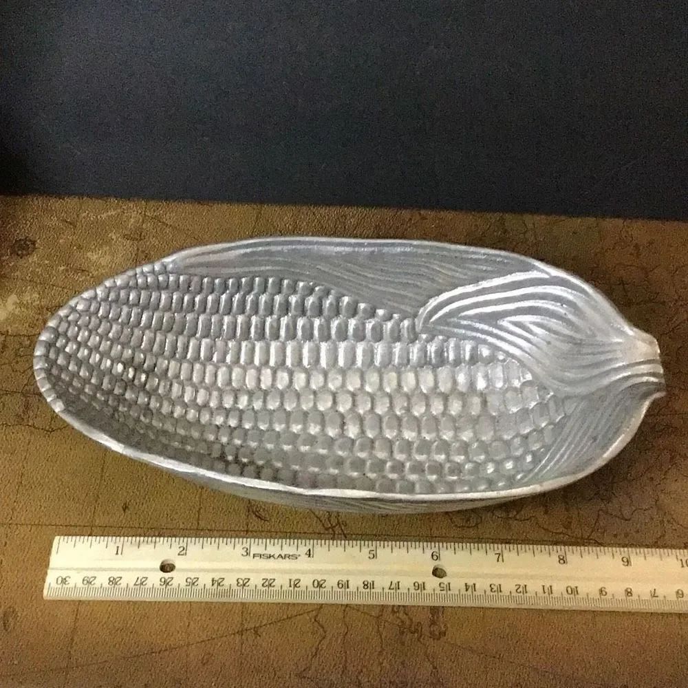 Vintage Corn serving dish, By R H Macy￼